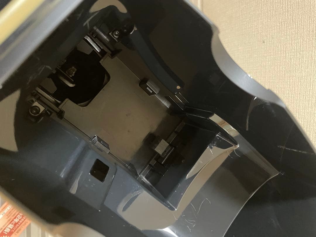 美品　ネスカフェ　バリスタ　スリム　HPM9640 ホワイト