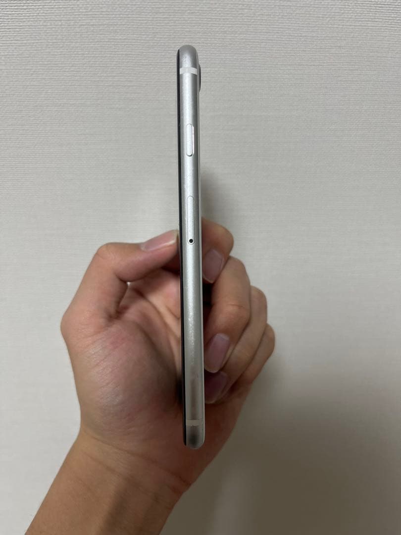 iPhoneSE 64GB 本体のみ　初期化済み