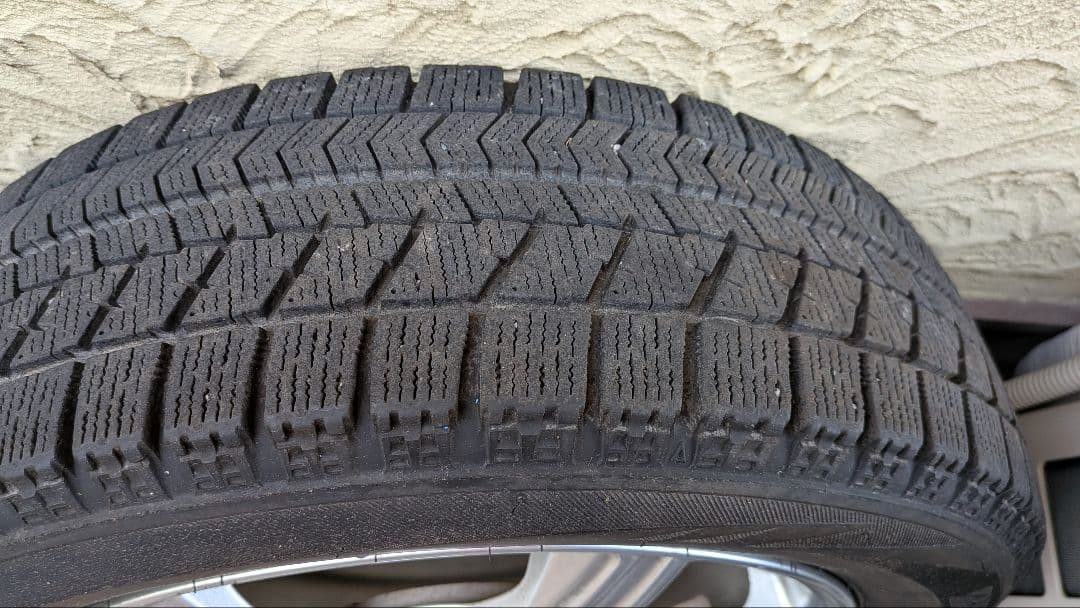 ブリジストン　ブリザック　スタッドレスタイヤ　4本　ホイール付