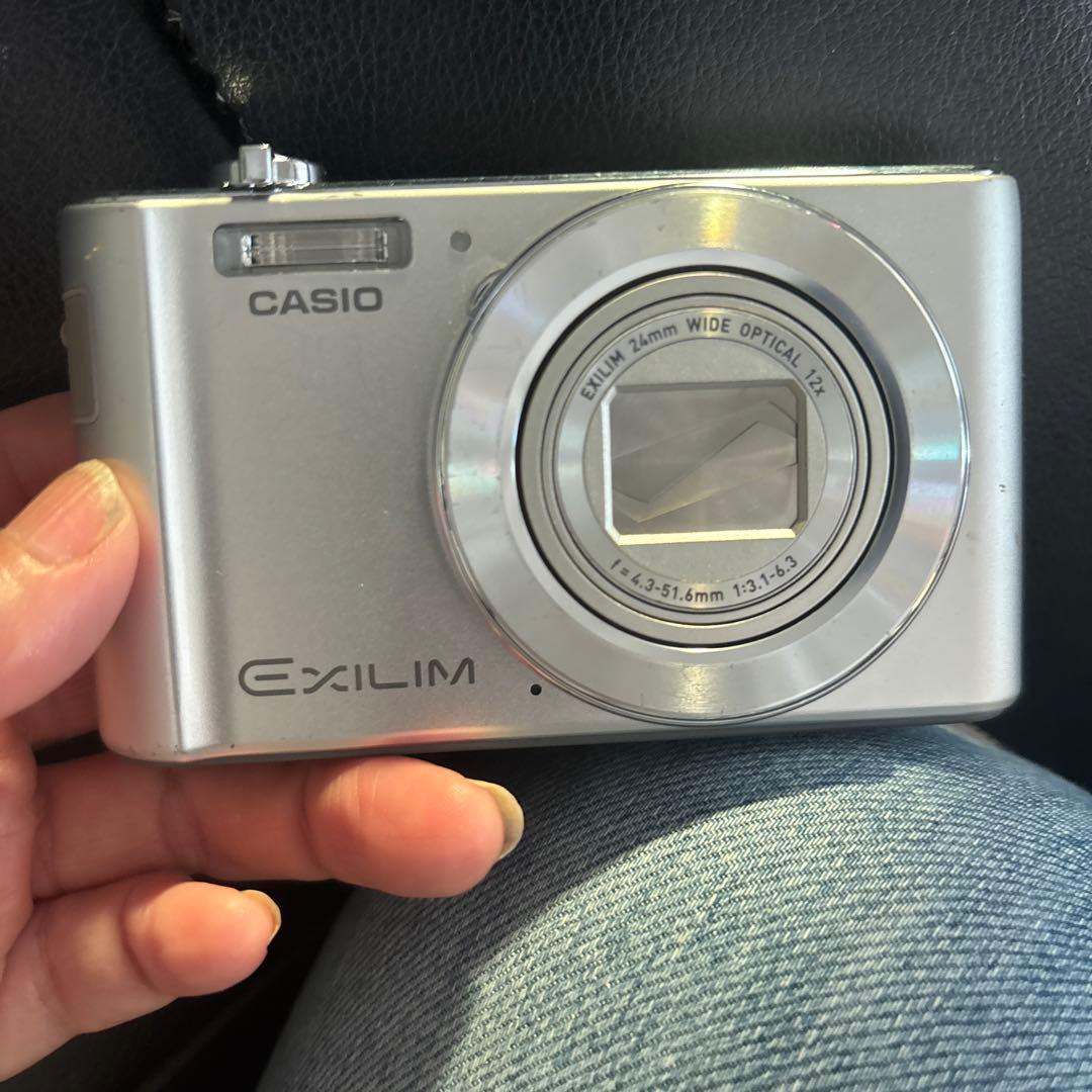 CASIO EXILIM シルバー デジタルカメラジャンク品