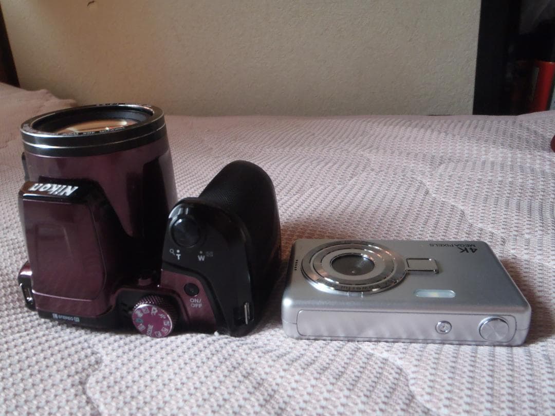 ⭕️ばら売り可能♥️動作品２台★スマホ転送★B500プラム人気色４kコンデジ軽量