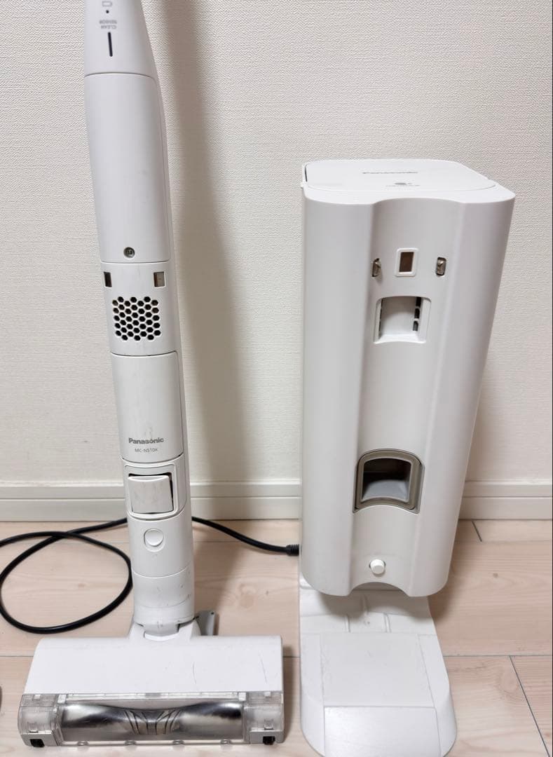 【値下げ】Panasonicコードレス スティック掃除機本体 MC-NS10K