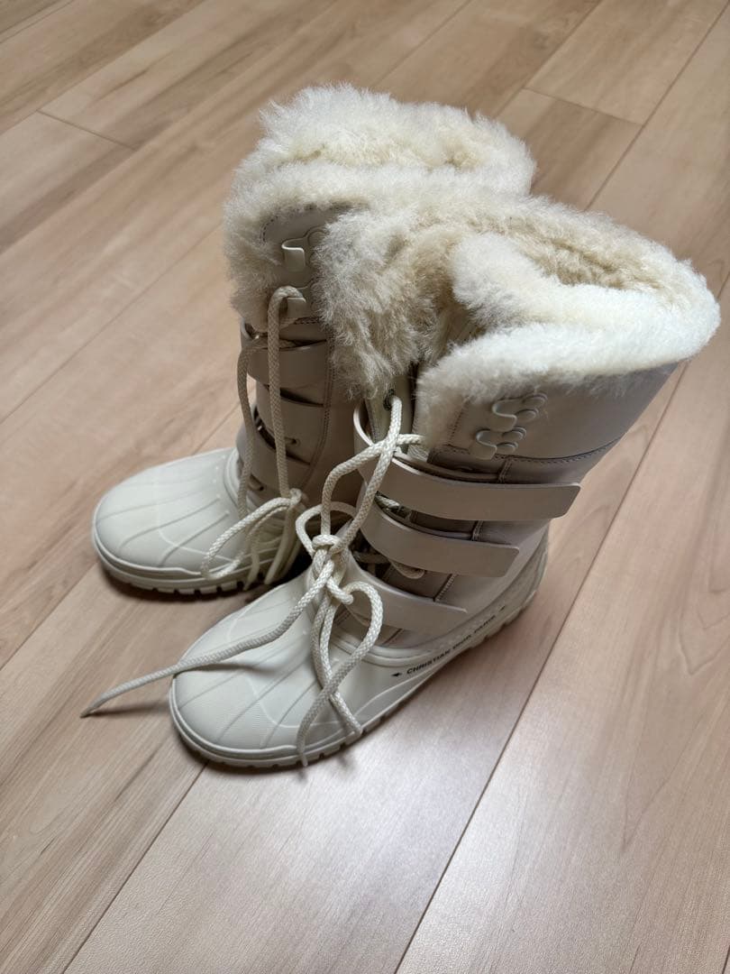 Christian Dior ホワイトムートンブーツ