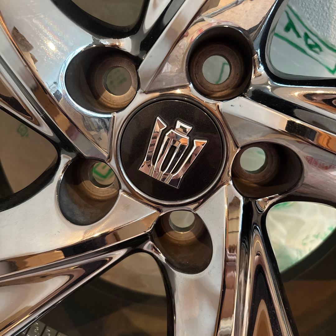 1本トヨタ220系クラウン18インチ純正ホイール タイヤ付き