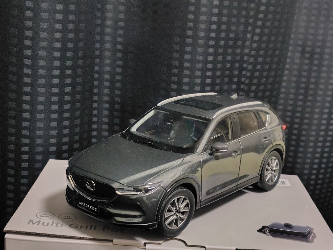 B*N様 MAZDA CX-5　モデルカー　1/18