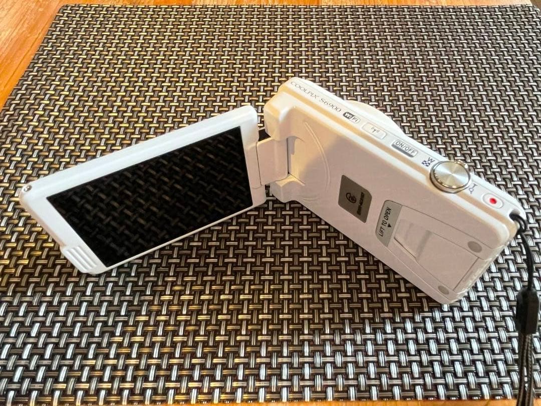 NIKON ニコン COOLPIX S6900 ホワイト 動作確認済み