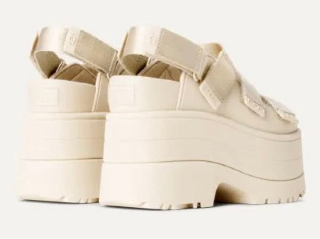 UGG サンダル ゴールデンライズ 23 厚底　GoldenRise ホワイト