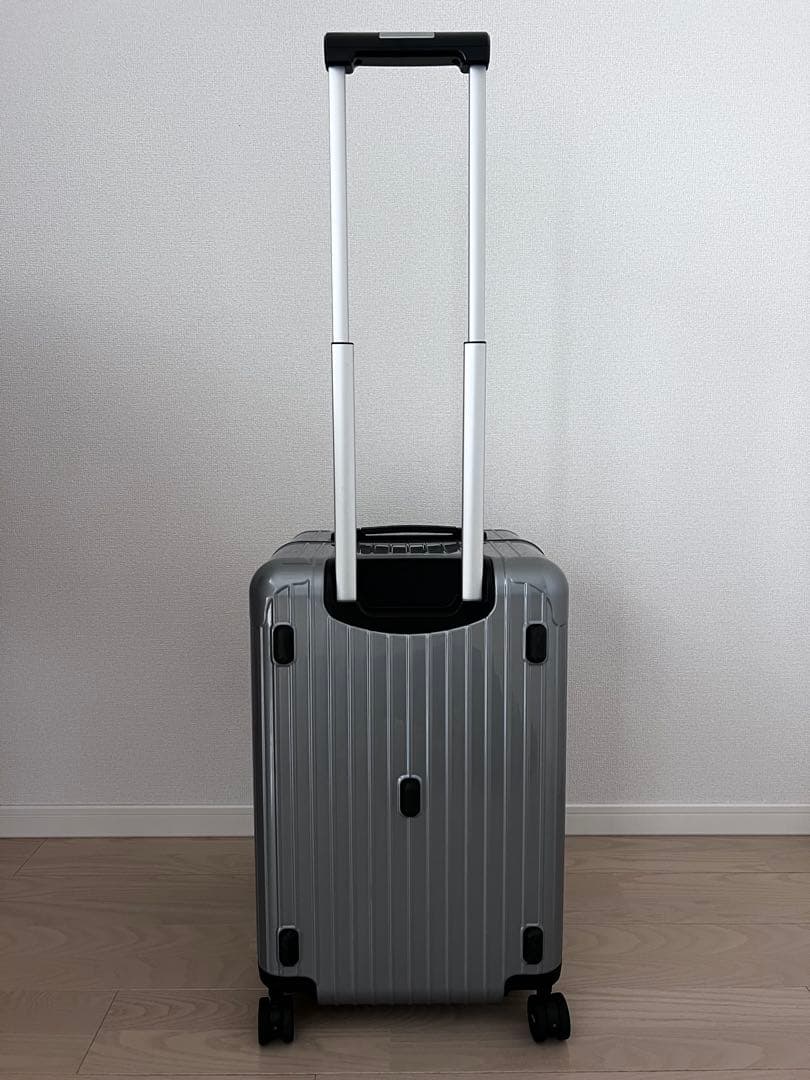 【入手苦難】リモワXポルシェ スーツケース 911トランクにピッタリLサイズ