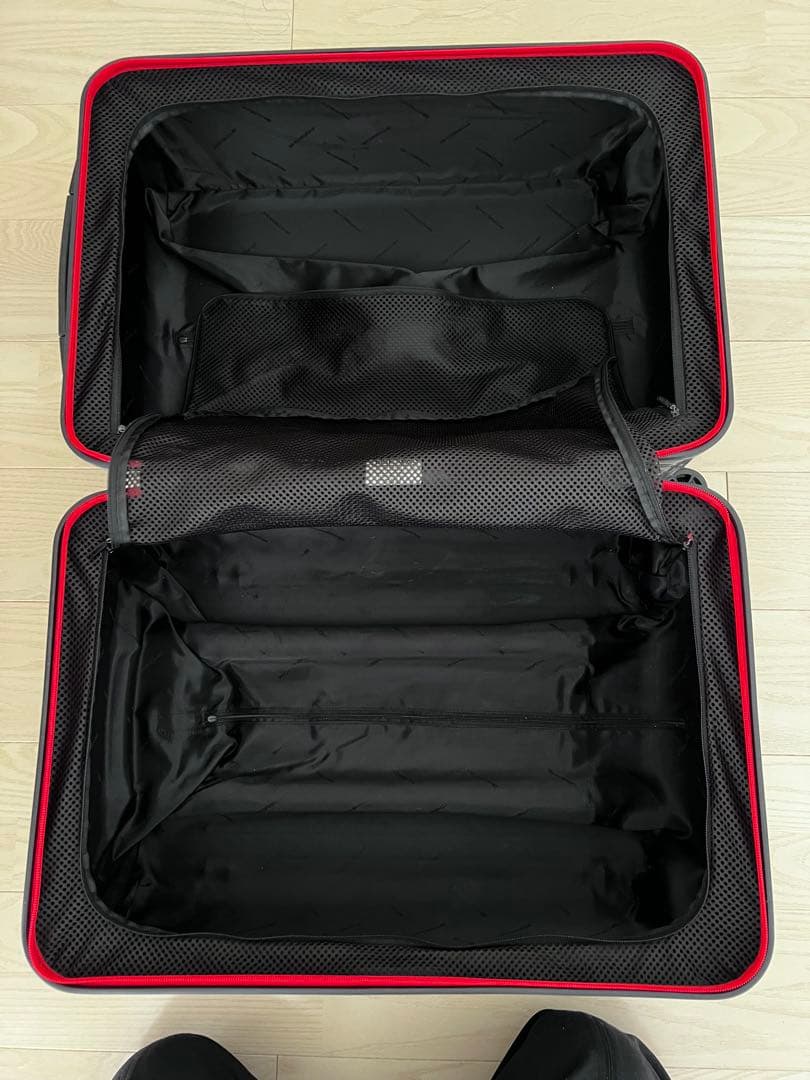 【入手苦難】リモワXポルシェ スーツケース 911トランクにピッタリLサイズ