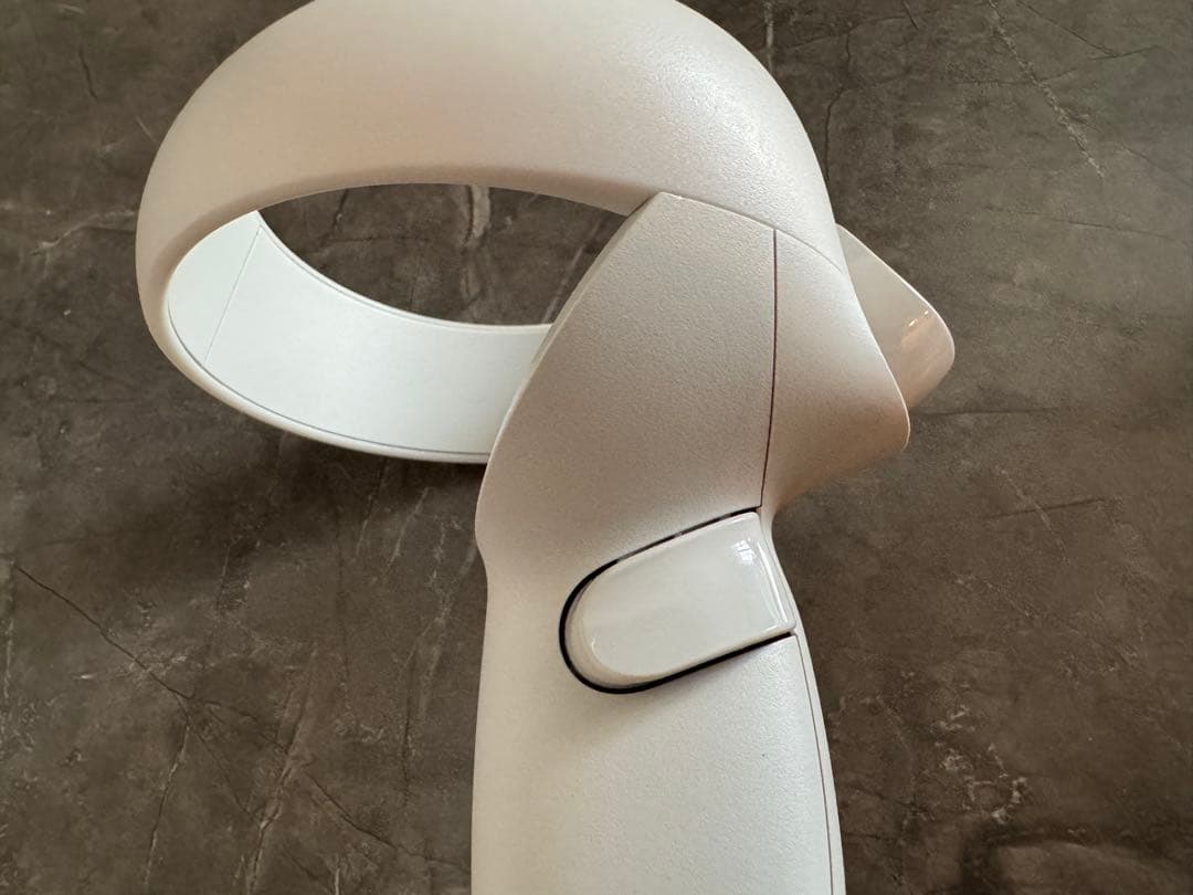   Quest 2 64GB(Linkケーブル、乾電池付属)