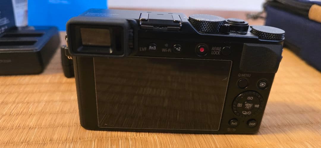 Panasonic LX100 ブラック｜バッテリー2個・充電器2個・ケース付