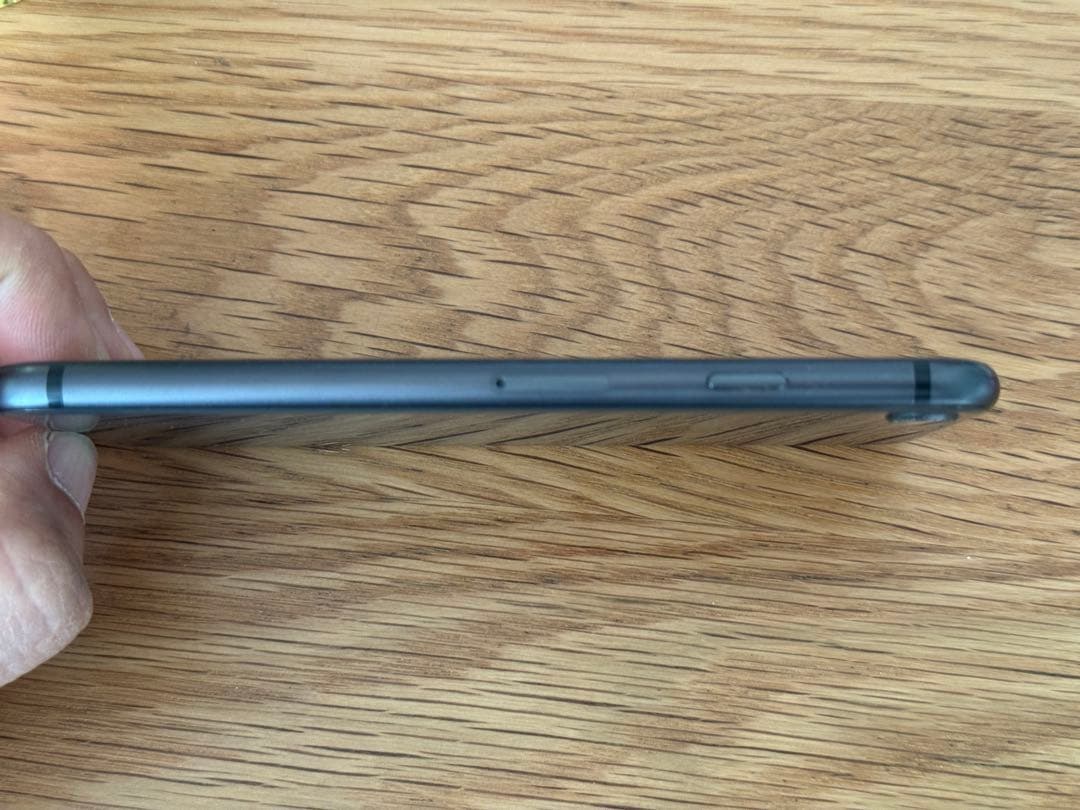 iPhone 8 64GB バッテリー（互換品）交換済み SIMフリー