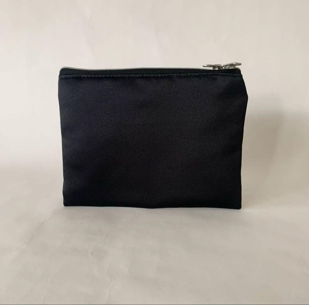 ブラックポーチ