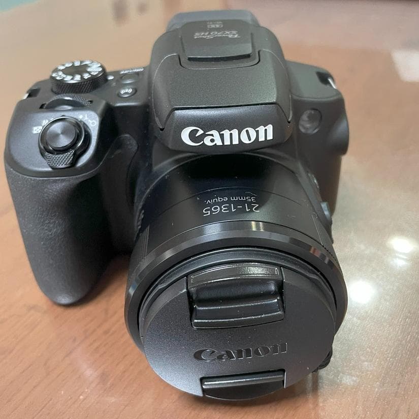 【ほぼ未使用】Canon PowerShot SX70HS 本体　付属品あり