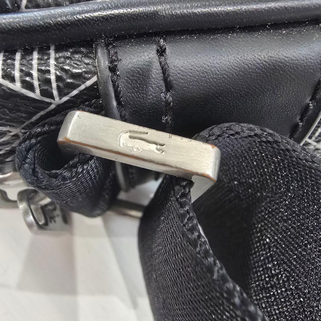 LACOSTE モノグラムバーティカル ショルダーバッグ