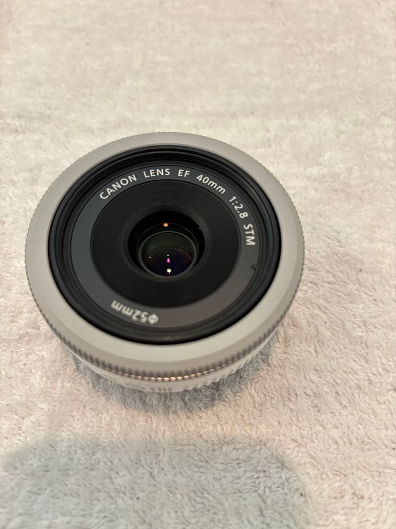 【美品】キャノンEF40mmf2.8STM ホワイト プロテクター赤.黒付き
