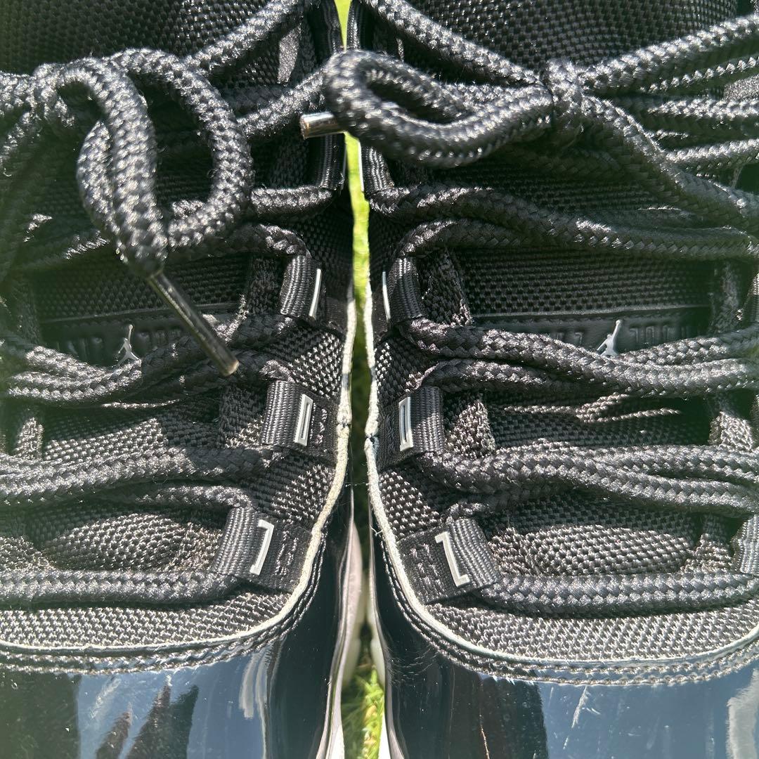 る*た様 希少エアジョーダン 11 ブラック/ホワイトサイズ UK7