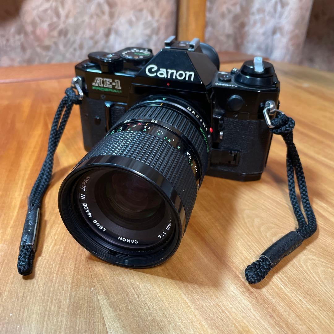 Canon AE-1 一眼レフカメラ 35mmフィルム、ズームレンズ2本付