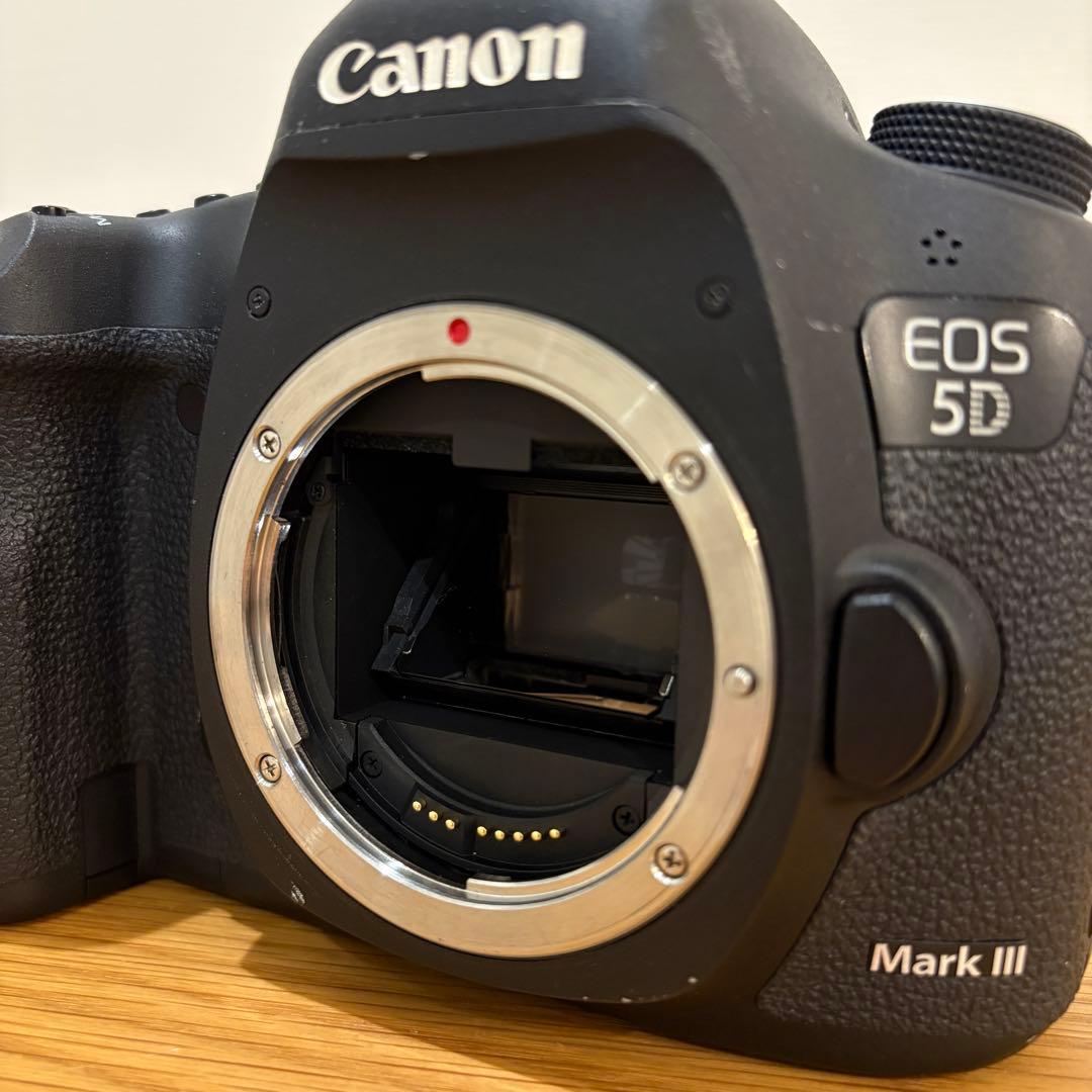 Canon EOS 5D Mark III デジタル一眼レフ