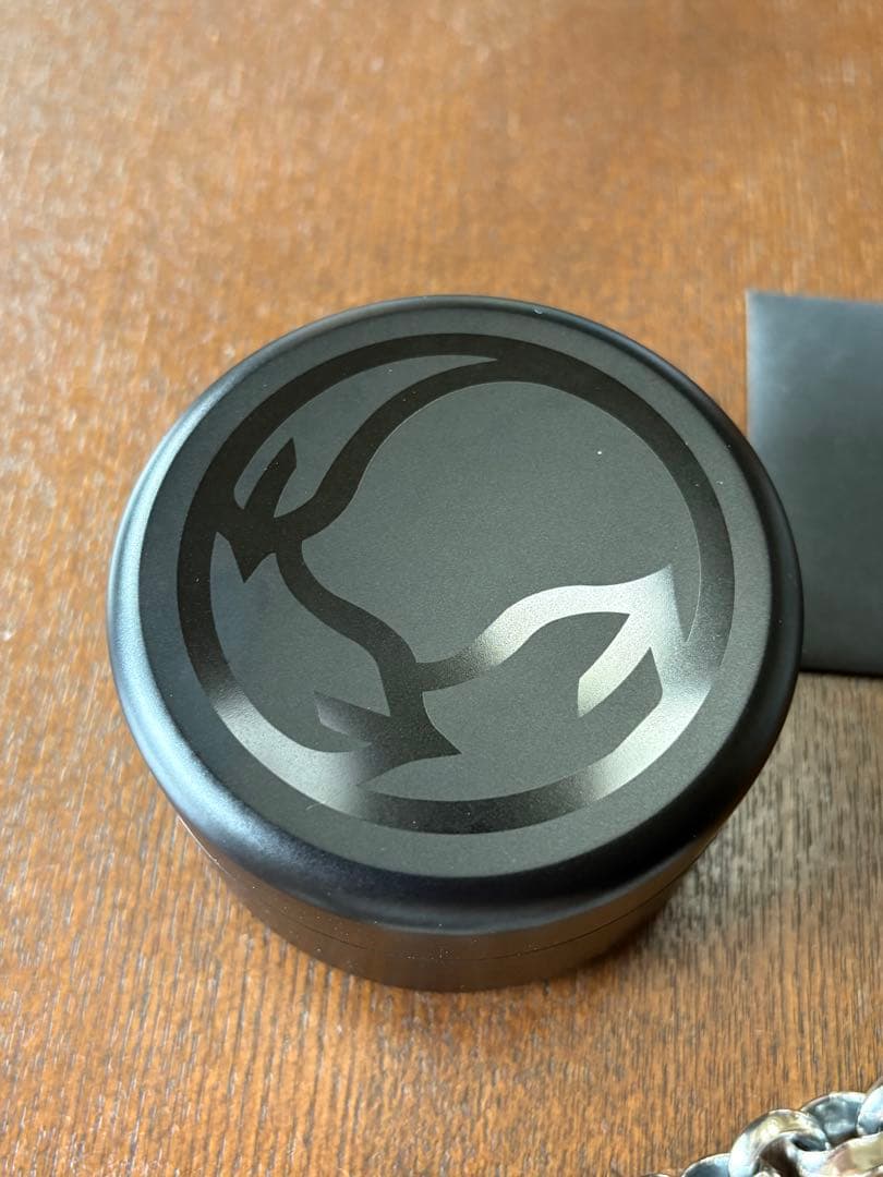 LeoNard KaMhoutシルクヘロンブレスレット 定価369,600円