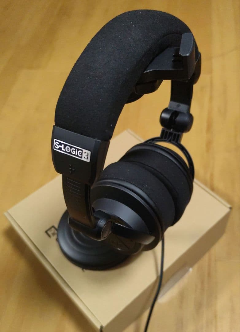 ほぼ未使用品ヘッドホンスタンド付きULTRASONE SignaturePURE