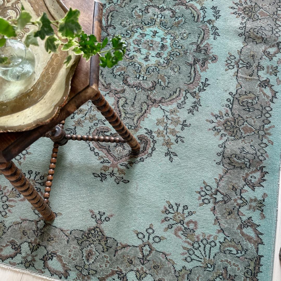 トルコ ヴィンテージラグ A58 ターコイズブルー カーキ ピンク オーバーダイ