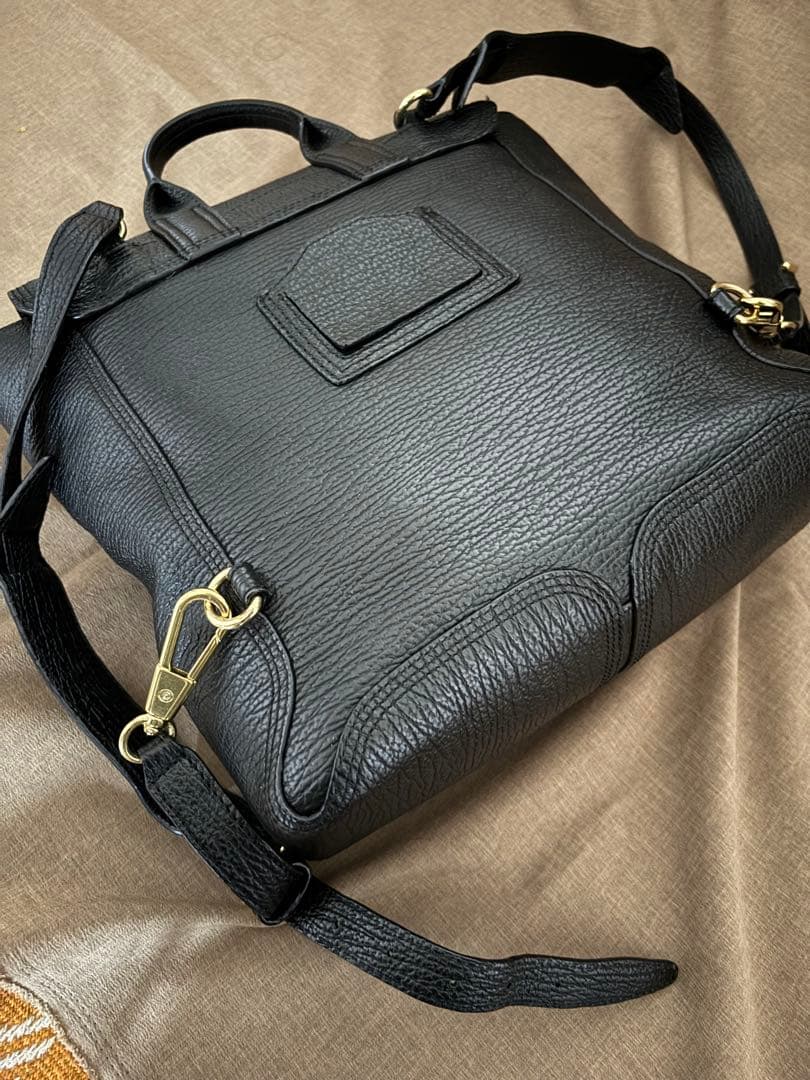 ブラックレザーリュック