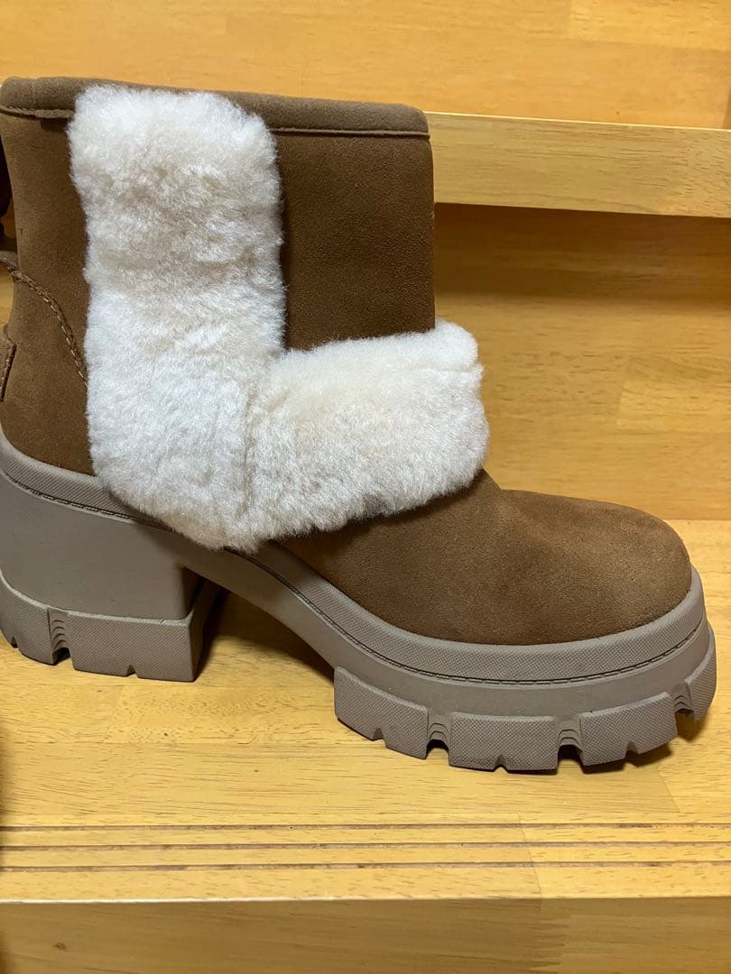 すし！UGG Brooklyn Sunburst