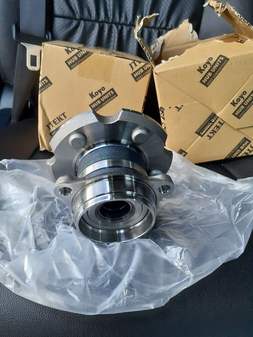 KOYO ハブベアリング リア アルファード ヴェルファイア エスティマ 四駆