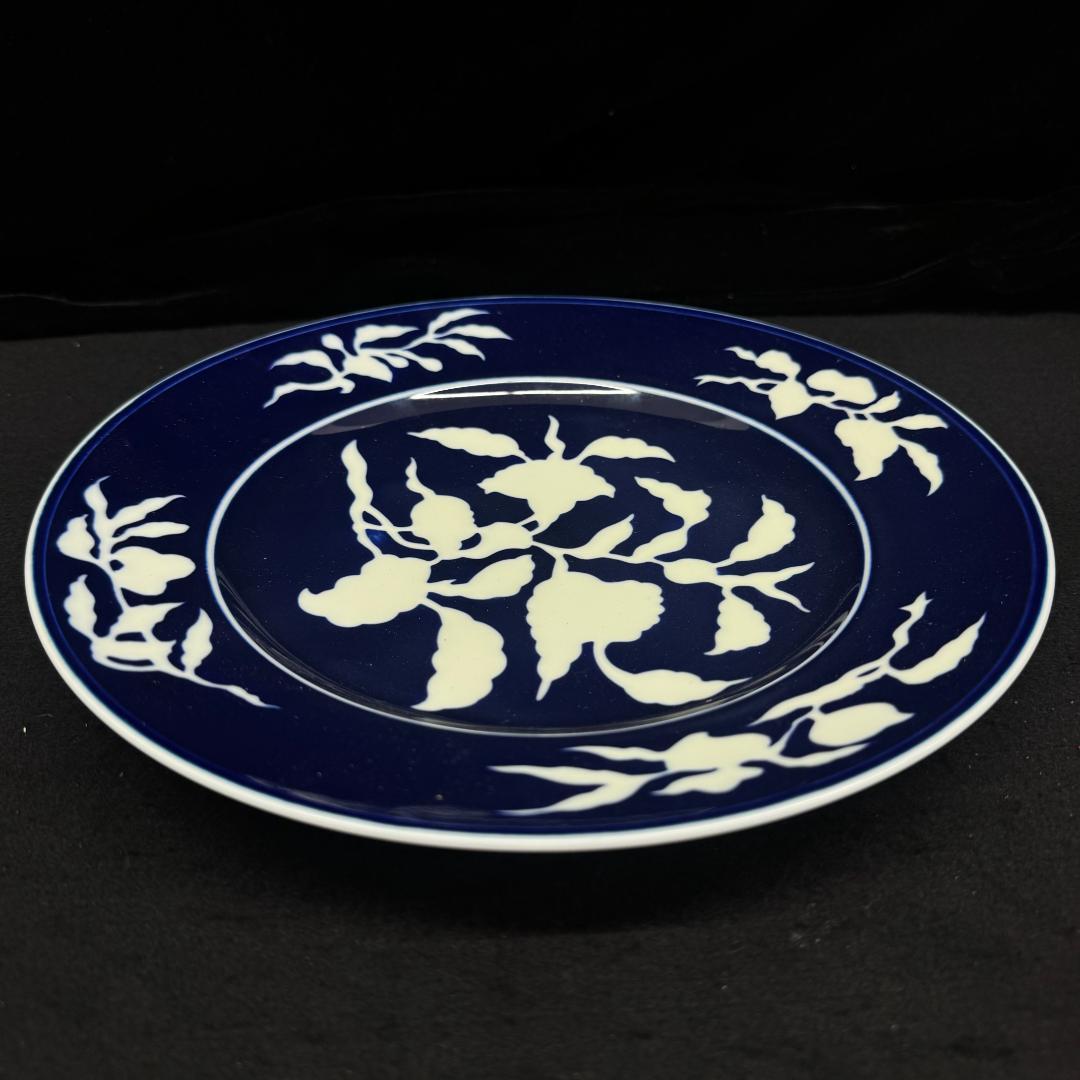 有田焼 深川製磁:草花折枝白抜紋 ミート皿 宮内庁御用達