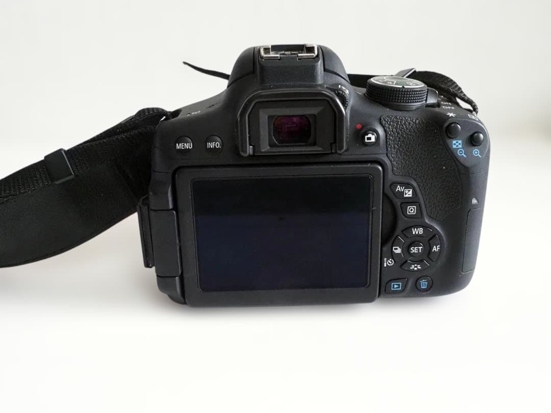 CANON EOS Kiss X8i ダブルズームキット