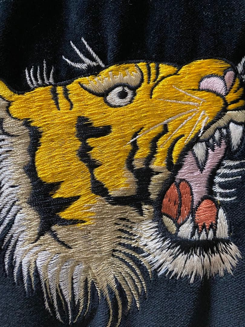 takarabeams、東洋エンタープライズ虎刺繍 ベルベット スカジャン