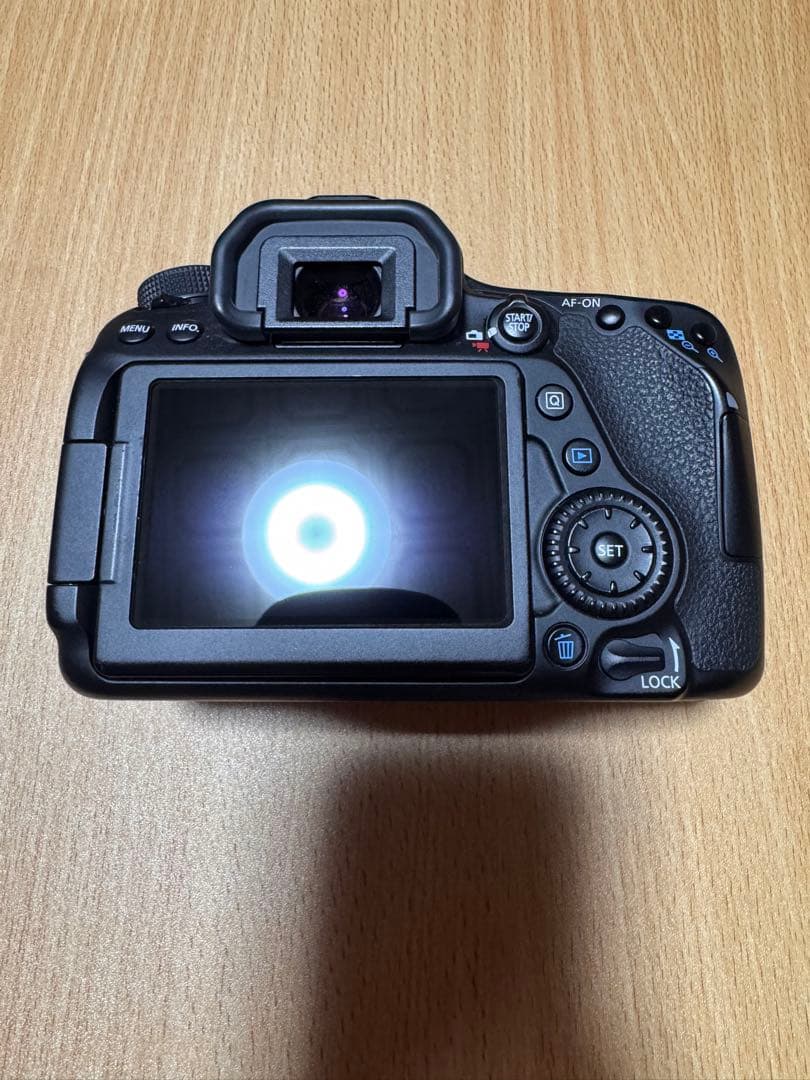 デジタルカメラ canon EOS80D