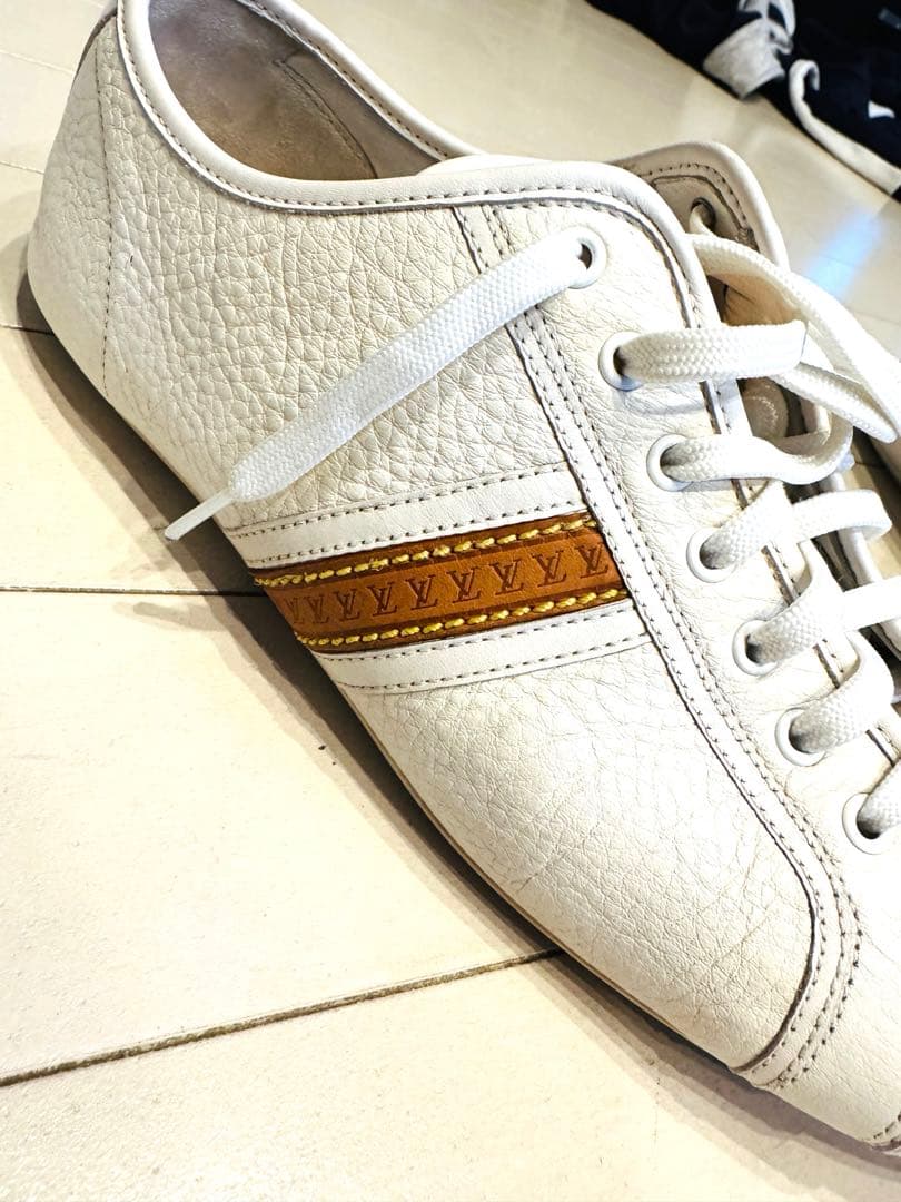 レザー スニーカー / ローカットスニーカー　モノグラム　ルイヴィトン　正規品