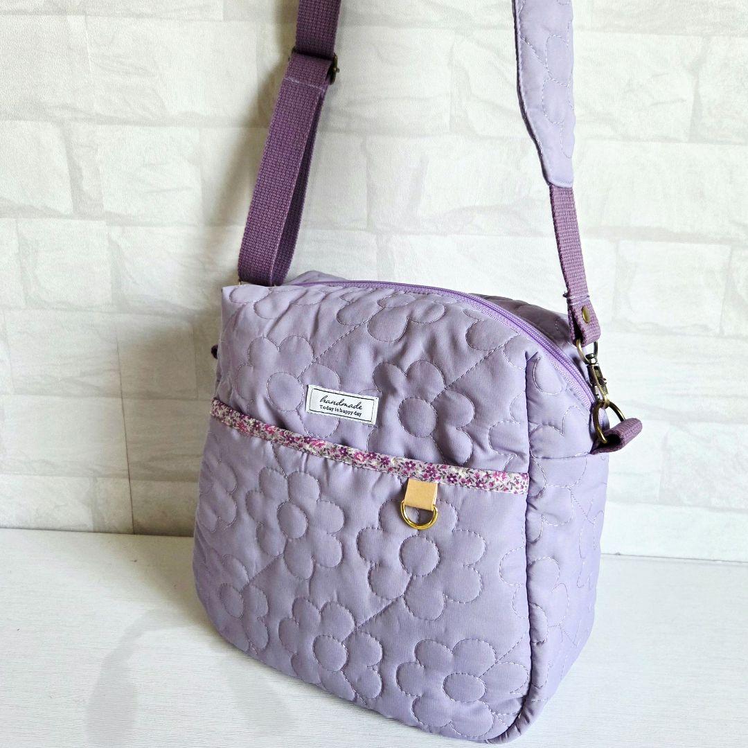 JUNE様　ハートキルトのショルダーバッグ　ハンドメイド