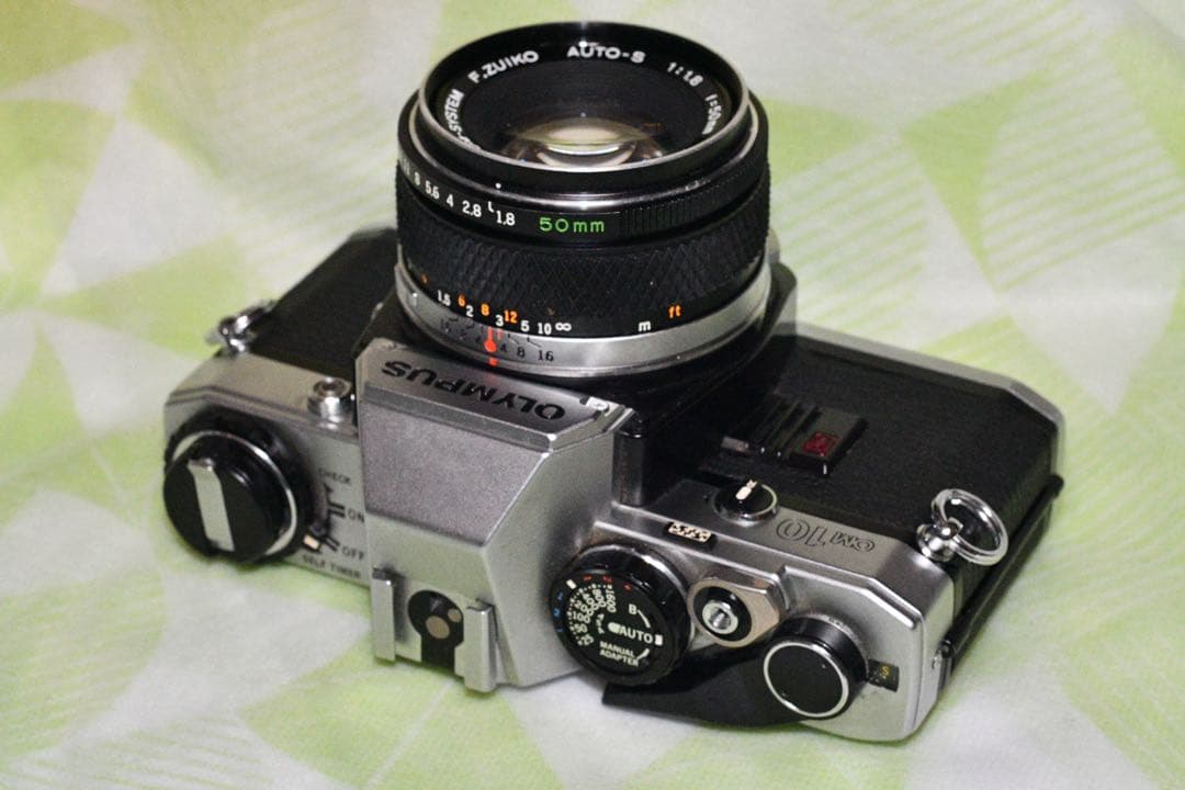 《動作品》OLYMPUS OM10 Silver+50/1.8 a406
