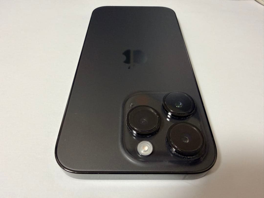 セ*ク様 【海外版のためシャッター音なし】iPhone 14 Pro