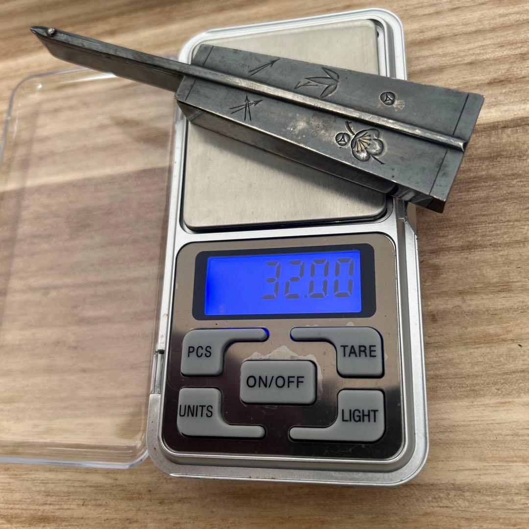 銀製　扇子型　楊枝入れ细工　梅　紅葉32g
