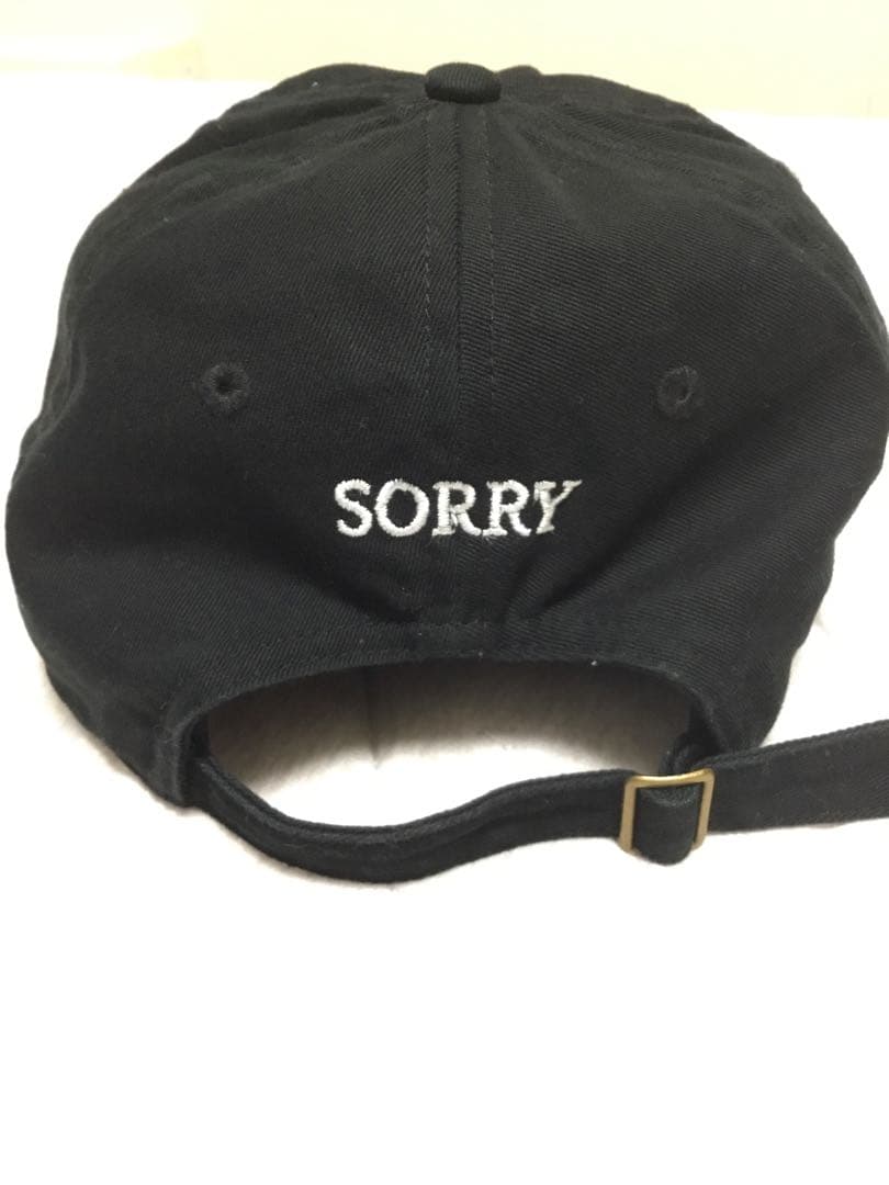 IDEA books I don’t work here キャップ