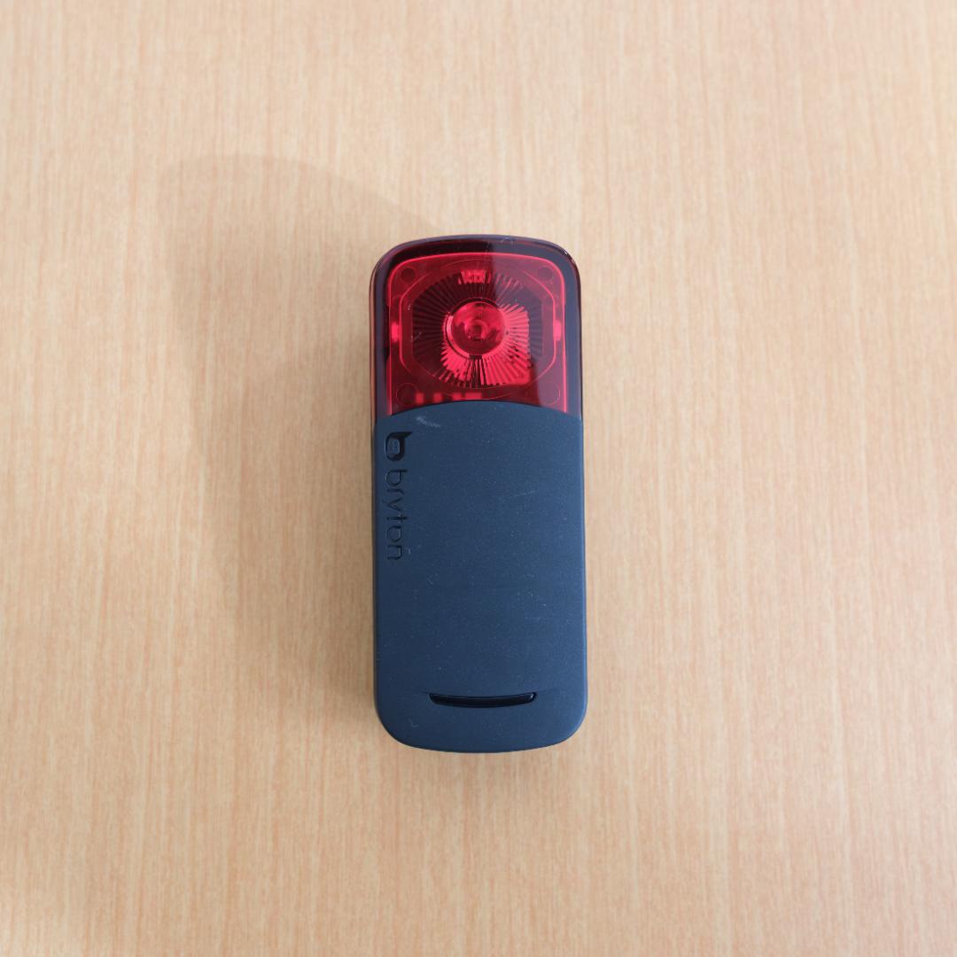 テールライト・リアビューレーダー　Briton GARDIA R300L