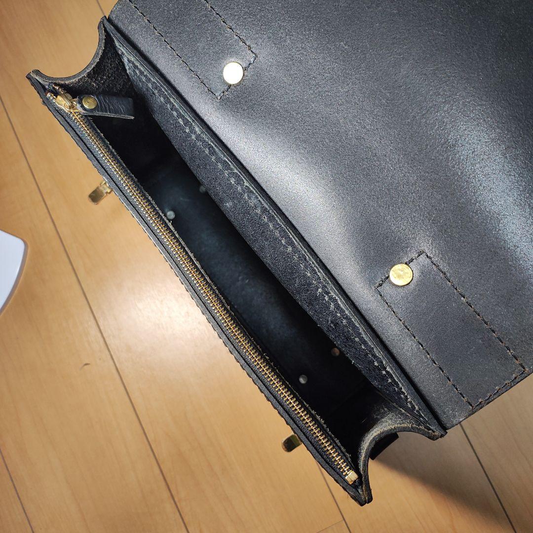 ヘルツ　herz　シンプルな顔立ちのブリーフケース(BC-1)