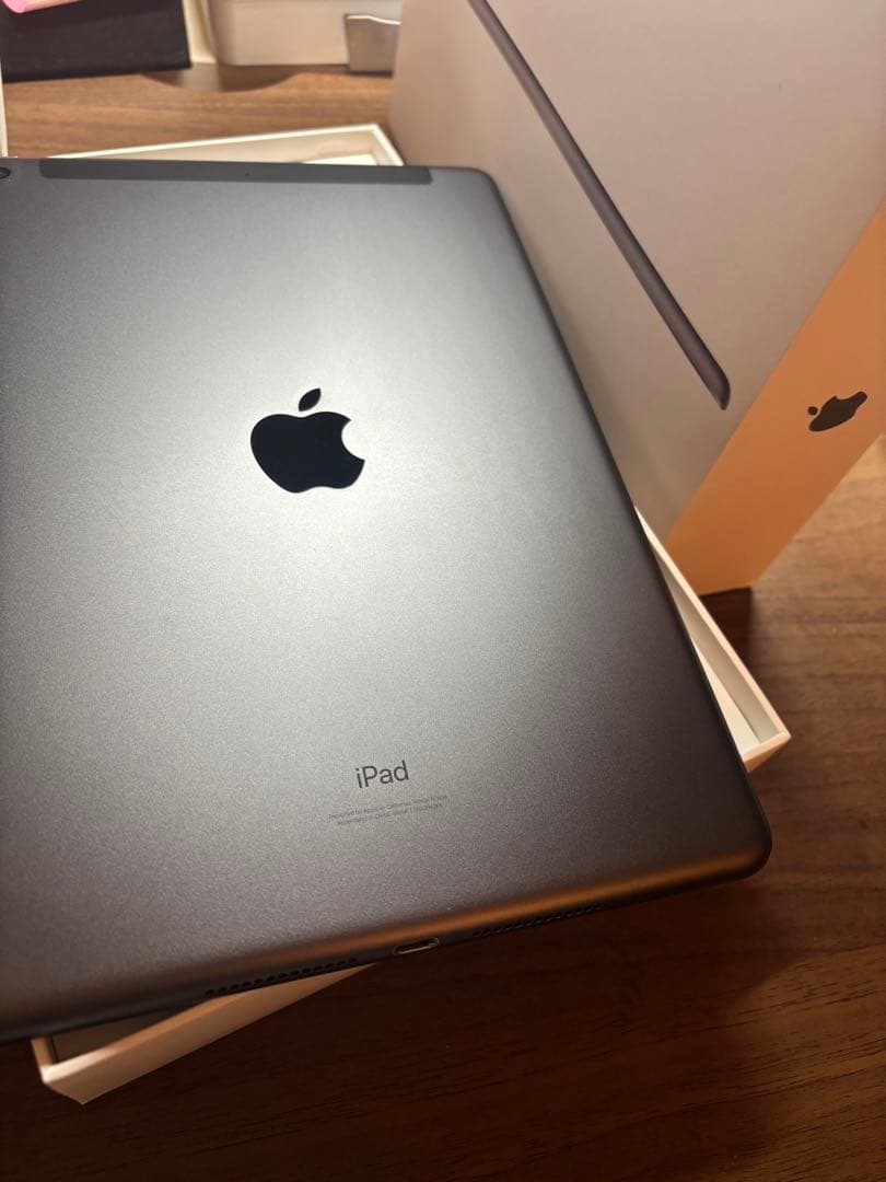 【美品】iPad 第9世代 64GB 本体 スペースグレー　箱・付属品付き