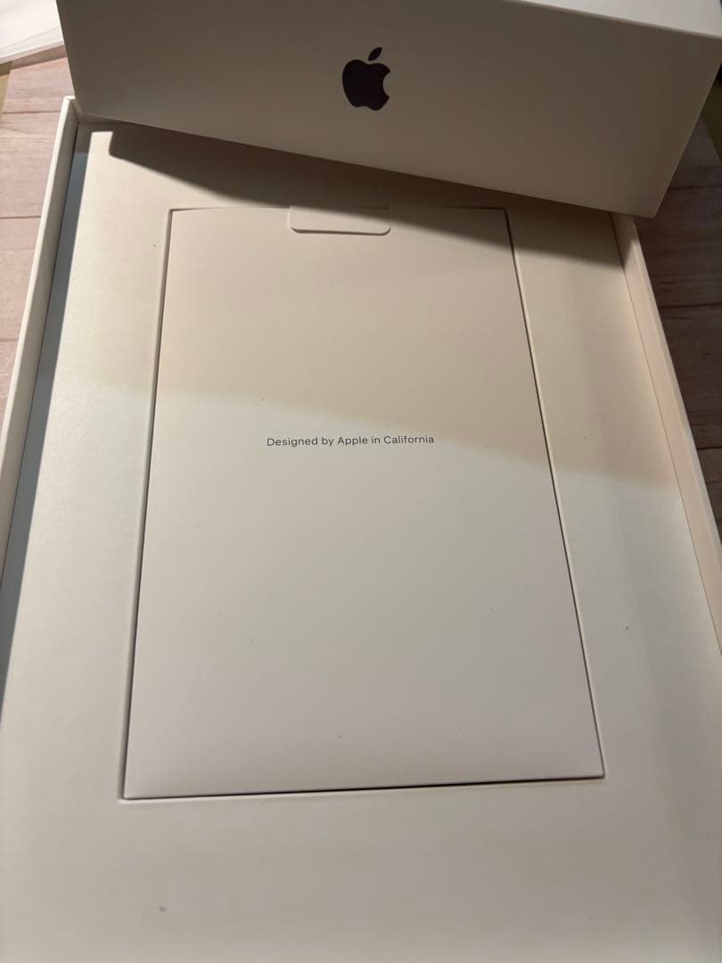 【美品】iPad 第9世代 64GB 本体 スペースグレー　箱・付属品付き