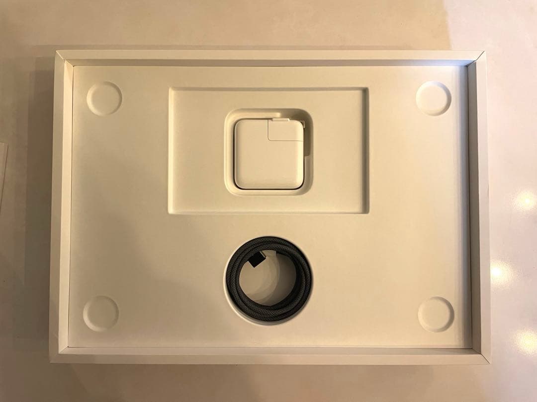 MacBook Air (2024,13インチ,M3,16GB/256GB)