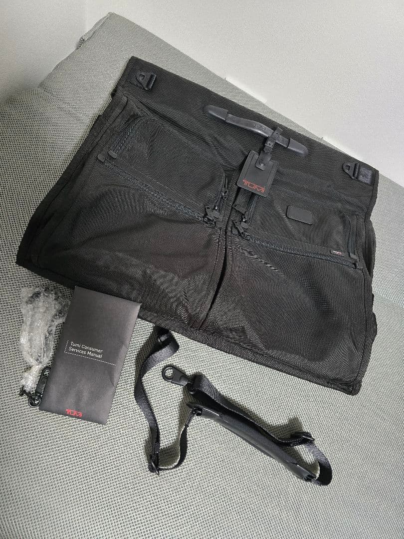 Tumi ブラックガーメントバッグ