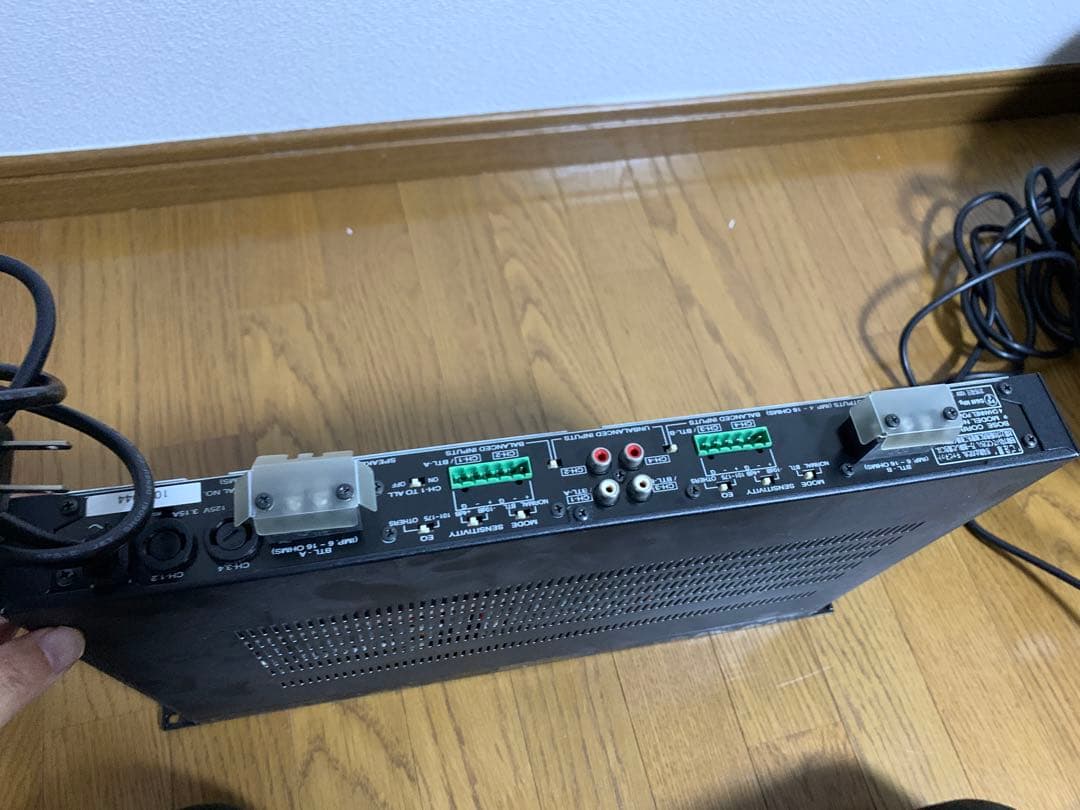 ２　動作品　Bose Professional　パワーアンプ　1200VI