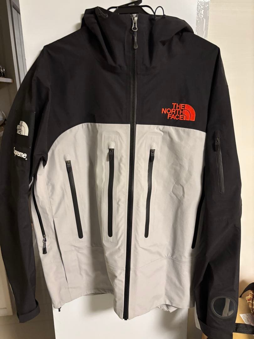 shinobuシュプリームパーカ