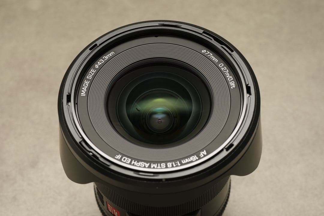 VILTROX AF 16/1.8 FE レンズ