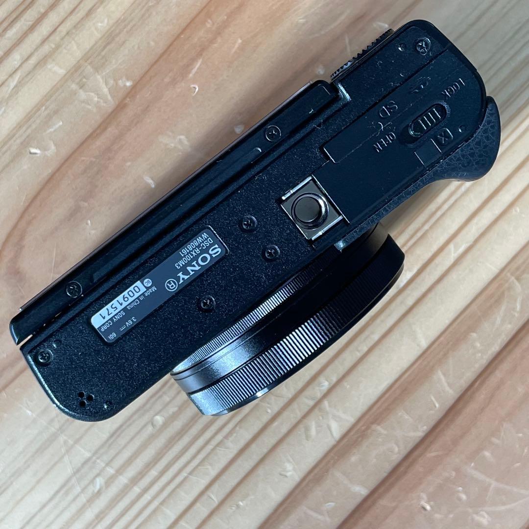 【美品】SONY DSC-RX100M3 グリップ・追加バッテリー・充電器付き