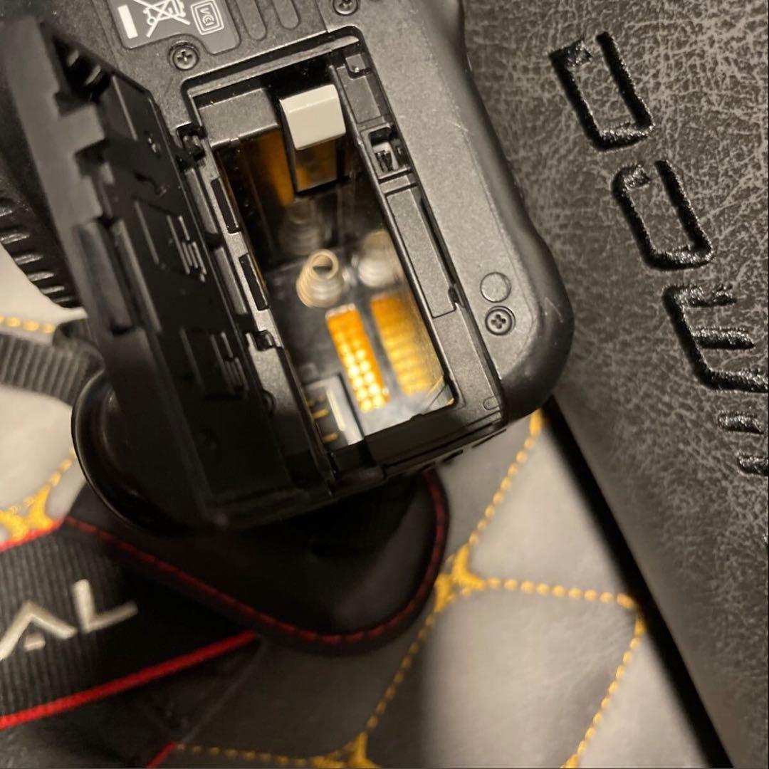 Canon キャノン EOS kiss X4 ダブルズームキット 一眼レフカメラ